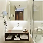 Golden Tulip 4*