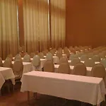 Golden Tulip Отель