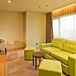 Отель Golden Tulip Сан-Жуан-да-Мадейра