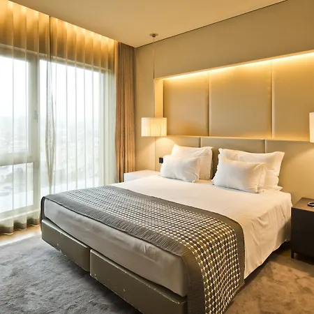 酒店 Golden Tulip