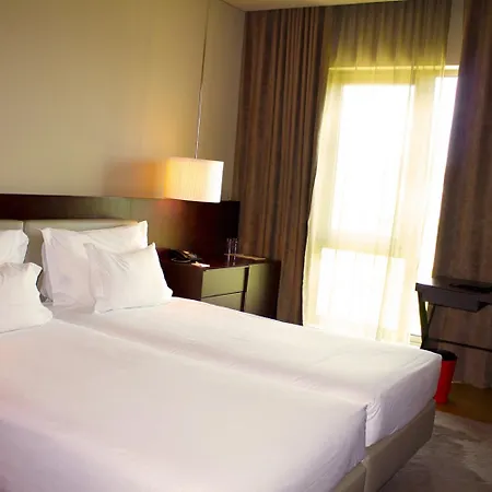 Hotel Golden Tulip 4*