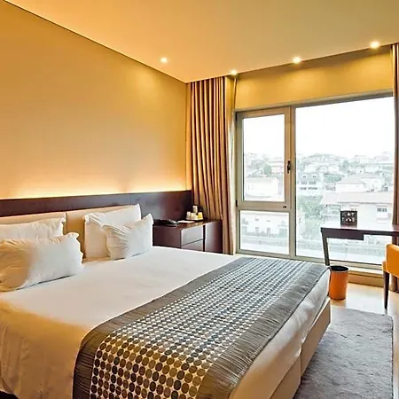 Golden Tulip Szálloda São João da Madeira
