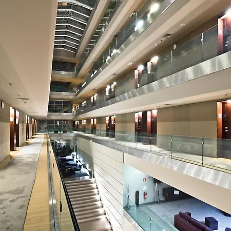 Golden Tulip São João da Madeira