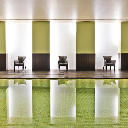 Golden Tulip Szálloda 4*