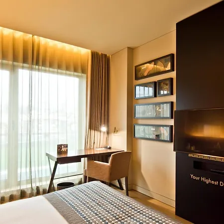 Hotel Golden Tulip 4*